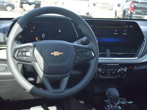 New 2026 Chevrolet Trax LT w/ LPO, Blackout Package image 19