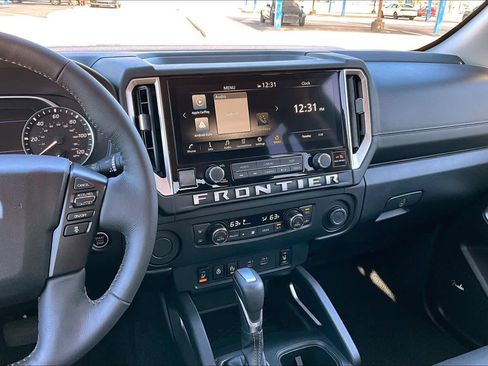 Used 2025 Nissan Frontier SV w/ SV Convenience Package image 7