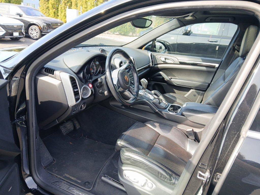Used 2017 Porsche Cayenne AWD/4WD image 12