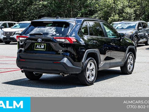 Used 2024 Toyota RAV4 LE AWD/4WD image 7