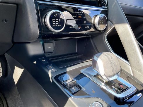 Used 2024 Jaguar E-PACE R-Dynamic SE image 36