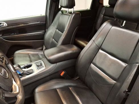 Used 2018 Jeep Grand Cherokee Limited w/ Trailer Tow Group IV image 16