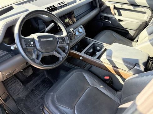 Used 2024 Land Rover Defender 110 X-Dynamic SE image 5