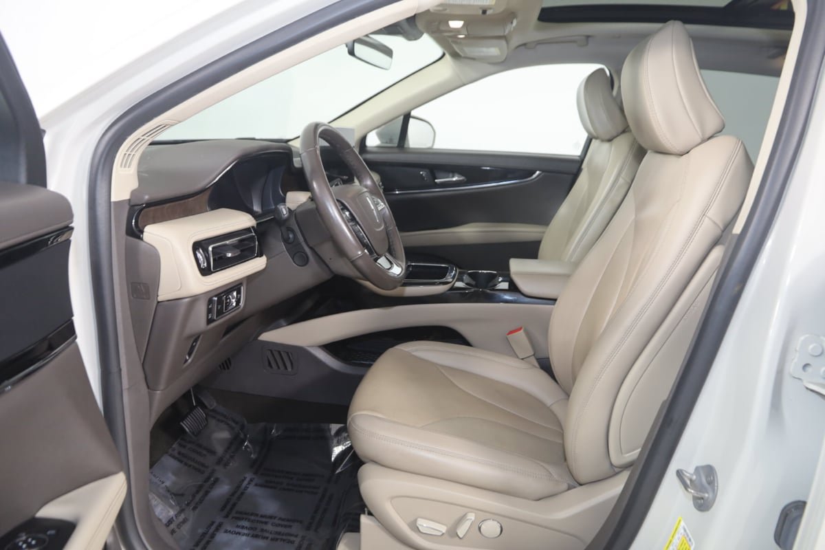 Used 2023 Lincoln Nautilus Reserve AWD/4WD image 14