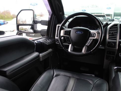 Used 2021 Ford F250 Platinum image 9