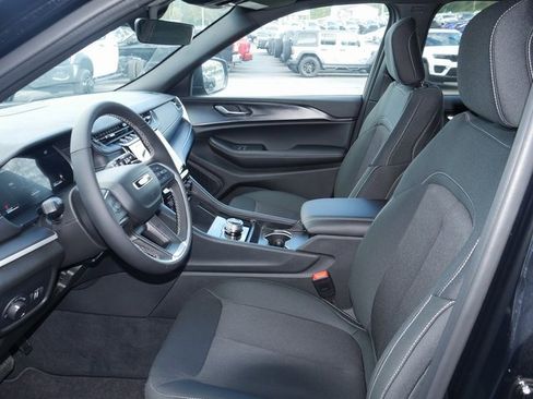 New 2025 Jeep Grand Cherokee Laredo X w/ Luxury Tech Group I image 2