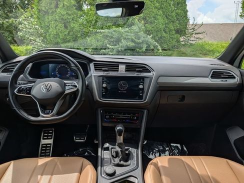 Used 2022 Volkswagen Tiguan SE R-Line AWD/4WD image 15