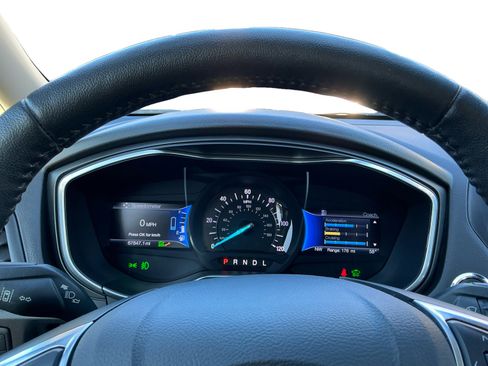 Used 2017 Ford Fusion Titanium image 13