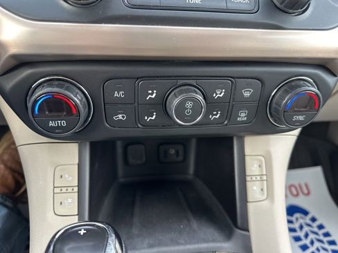 Used 2019 GMC Acadia Denali image 20