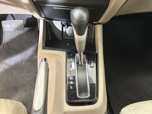 Used 2015 Honda Civic SE image 23