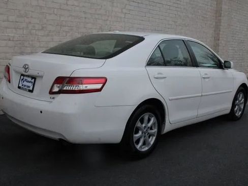 Used 2011 Toyota Camry LE w/ LE Extra-Value Pkg image 17