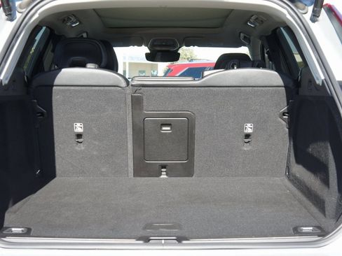 Certified 2024 Volvo XC60 B5 Plus w/ Climate Package image 35