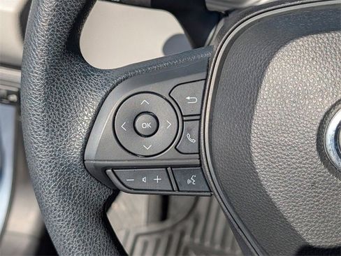 Used 2022 Toyota Corolla LE image 18