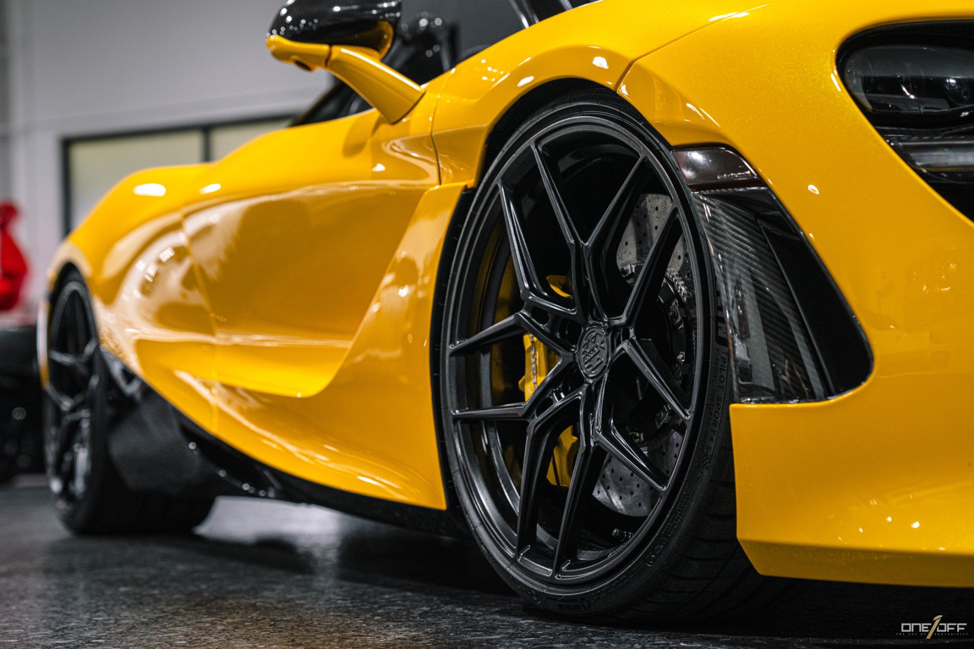 Used 2020 McLaren 720S Performance RWD image 3
