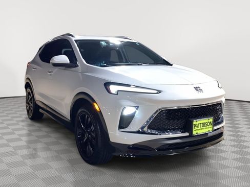 Used 2024 Buick Encore GX Sport Touring image 1