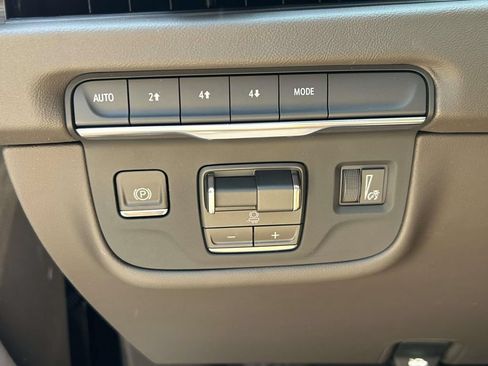 New 2026 Cadillac Escalade ESV Luxury AWD/4WD image 28