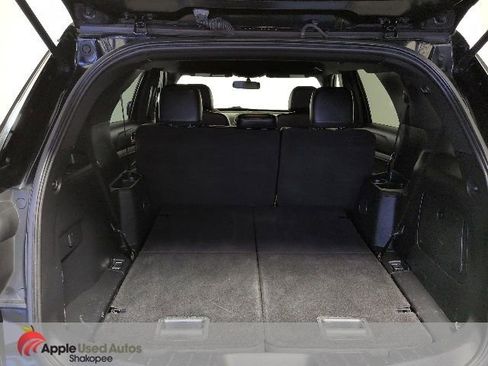 Used 2016 Ford Explorer XLT w/ Equipment Group 202A AWD/4WD image 11