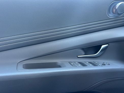 Certified 2025 Hyundai Elantra SEL image 14