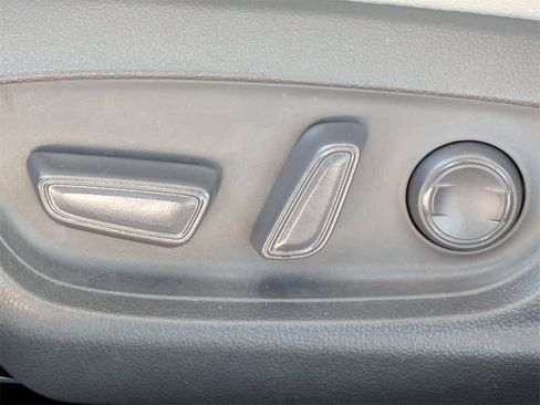 Used 2021 Toyota Camry XLE w/ Navigation Upgrade Package image 21