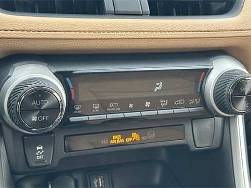 Used 2025 Toyota RAV4 LE image 18