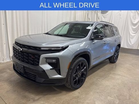 Used 2024 Chevrolet Traverse RS w/ LPO, Floor Liner Package AWD/4WD image 9