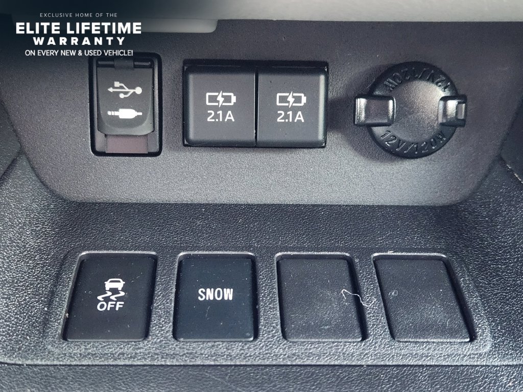 Used 2019 Toyota Highlander LE FWD image 21