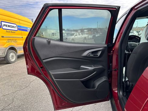 Certified 2024 Chevrolet Trax RS image 11