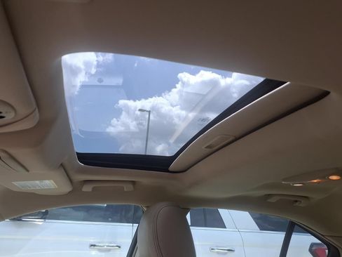 Used 2013 Ford Taurus Limited FWD image 11