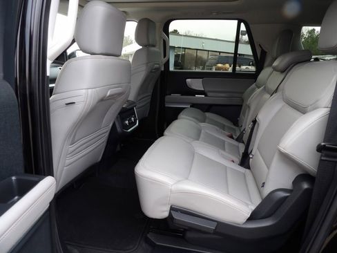 Used 2025 Ford Expedition Max Active image 13