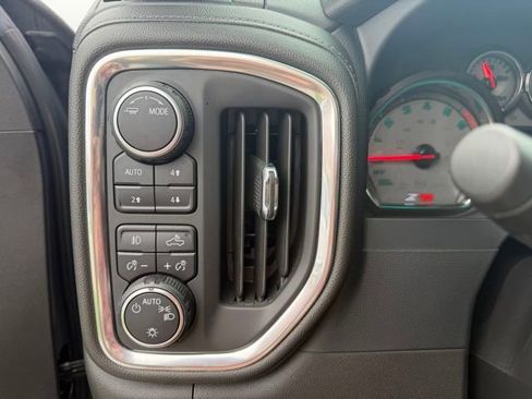 Used 2022 Chevrolet Silverado 1500 RST AWD/4WD image 12