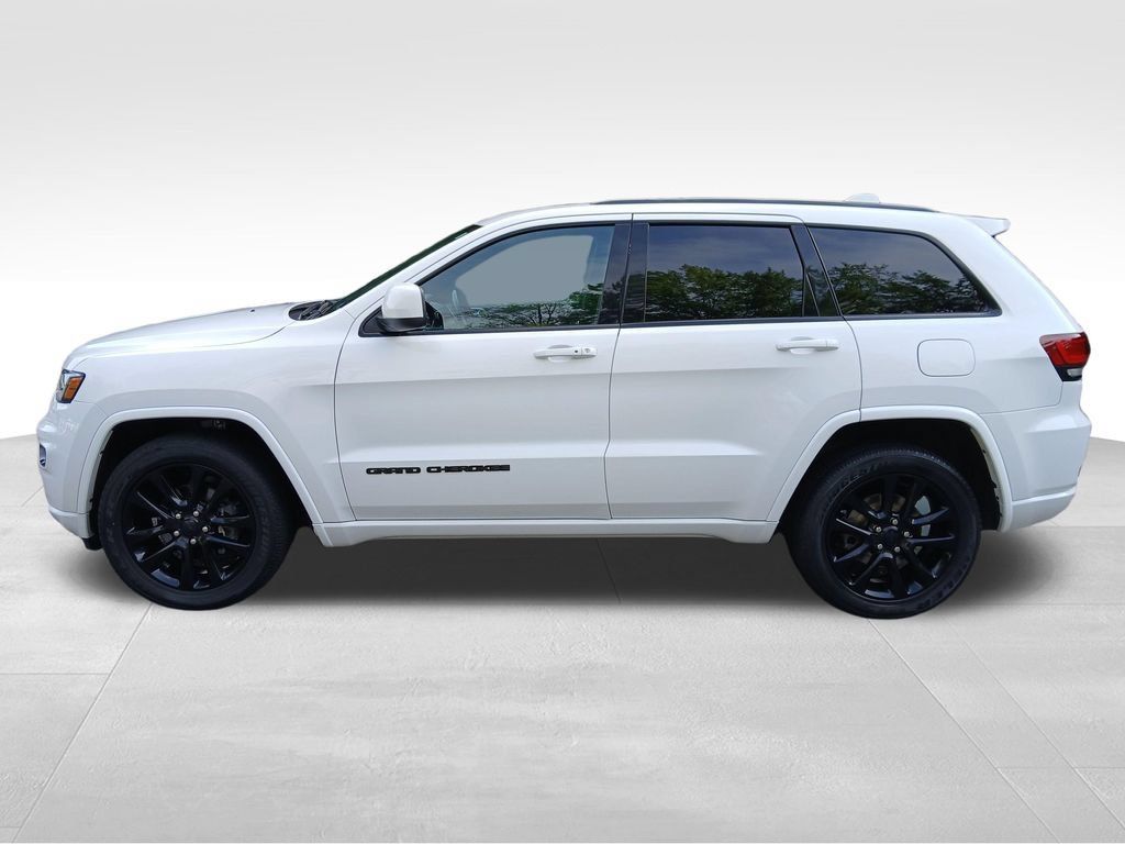 Used 2020 Jeep Grand Cherokee Altitude AWD/4WD image 5