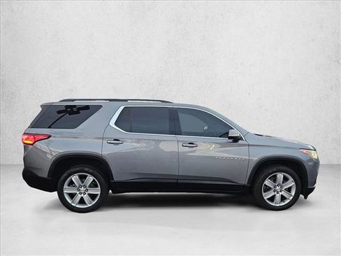 Used 2019 Chevrolet Traverse LT w/ LPO, Black Accent Package image 4