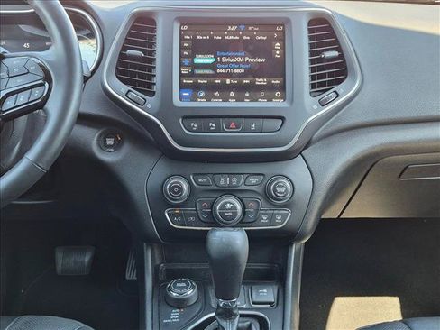 Used 2023 Jeep Cherokee Altitude Lux AWD/4WD image 15