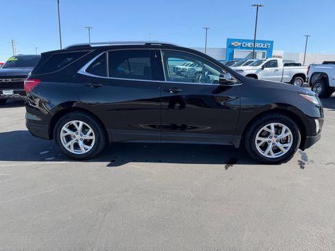 Used 2019 Chevrolet Equinox LT FWD image 2