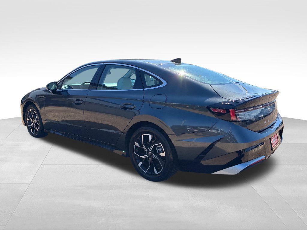 Used 2025 Hyundai Sonata SEL FWD image 3