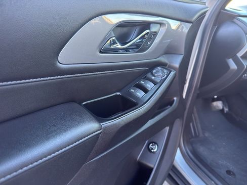 Used 2023 Chevrolet Traverse LT w/ Midnight/Sport Edition image 14