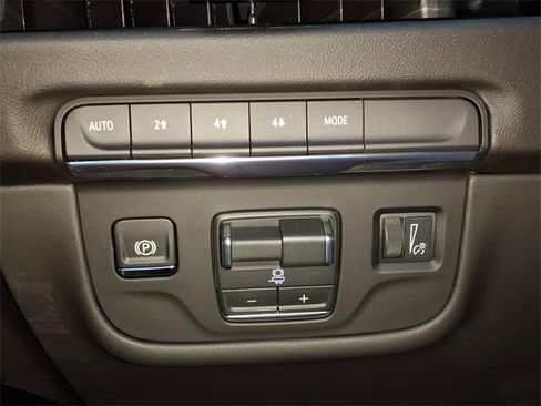 New 2026 Cadillac Escalade Luxury w/ LPO, Radiant Package image 11