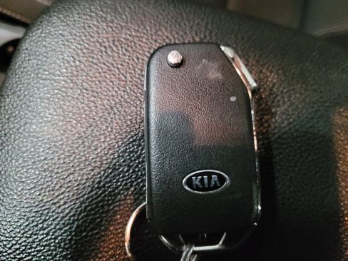 Used 2019 Kia Forte LXS image 32