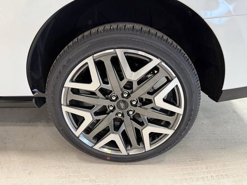 New 2025 Ford Expedition Platinum w/ Platinum Ultimate Package image 10