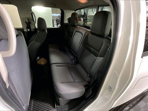 Certified 2025 Nissan Frontier SV w/ SV Convenience Package image 36