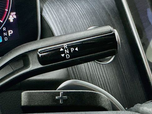 Used 2026 Mercedes-Benz GLC 300 4MATIC image 25