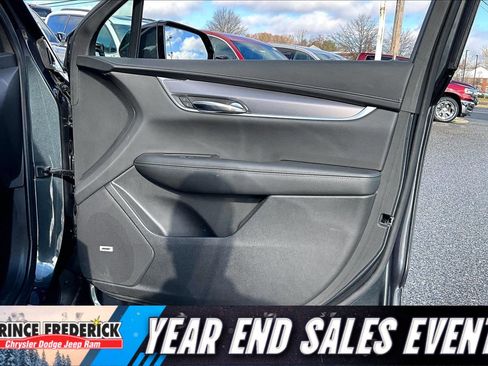 Used 2023 Cadillac XT6 Luxury image 23