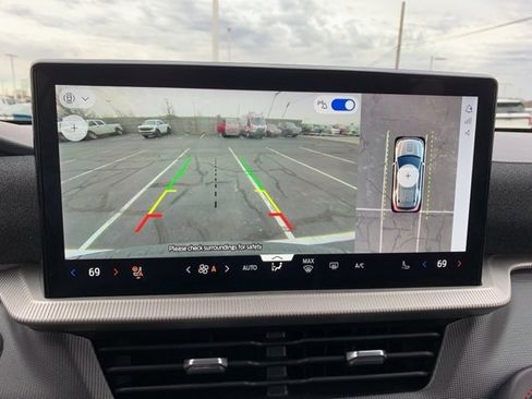 Used 2025 Ford Explorer ST-Line image 19