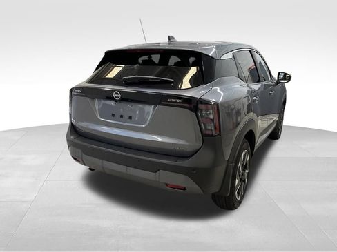 Used 2025 Nissan Kicks SV AWD/4WD image 5