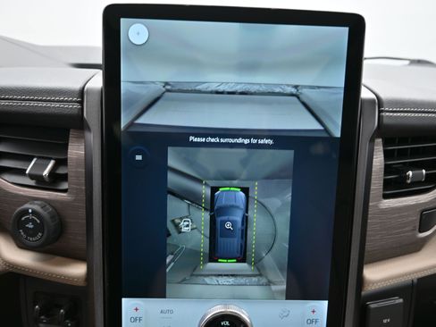 Used 2022 Ford Expedition Limited image 19