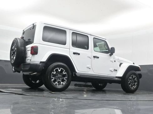 New 2026 Jeep Wrangler Sahara AWD/4WD image 38