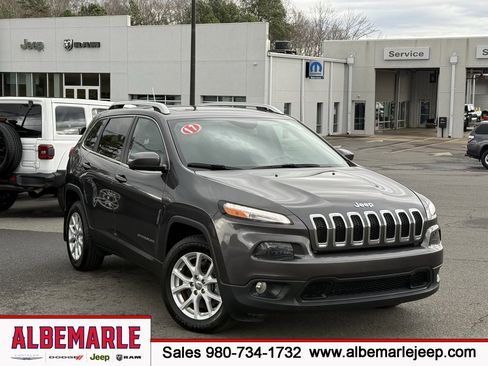 Used 2017 Jeep Cherokee Latitude w/ Safety/Convenience Group image 1