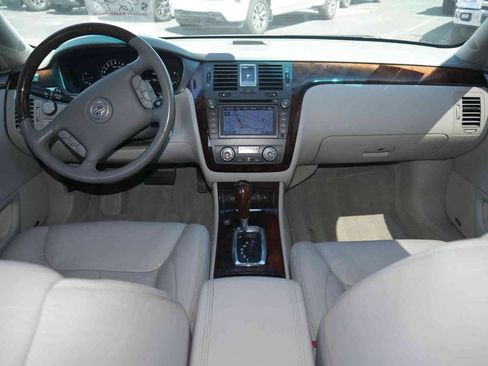 Used 2011 Cadillac DTS Premium FWD image 4