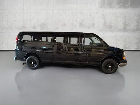 Used 2016 Chevrolet Express 3500 LT w/ LT Preferred Equipment Group image 4