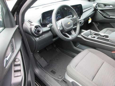 New 2026 Chevrolet Equinox LT w/ LPO, Floor Liner Package FWD image 11